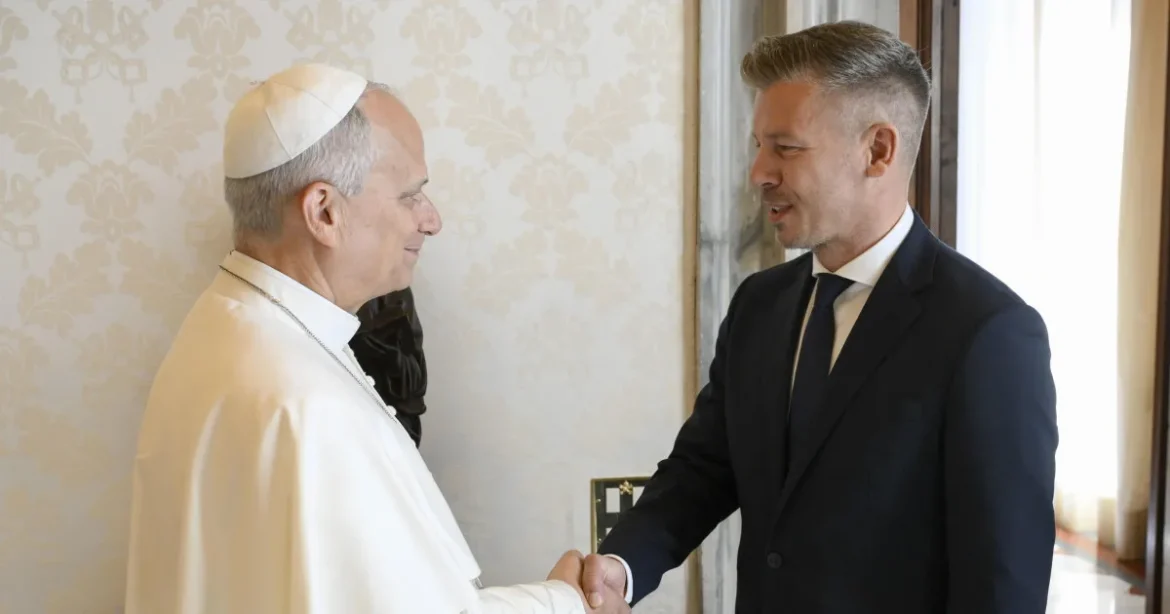 Így fogadta Magyar Pétert a pápa a Vatikánban