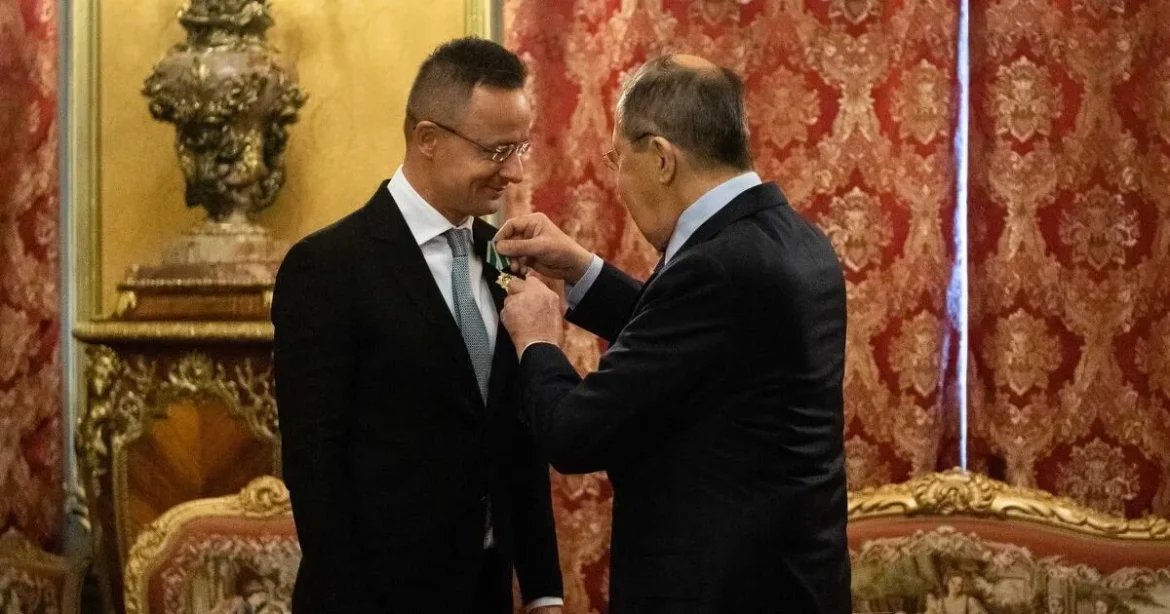 Szijjártó árnyéka Brüsszelben: baljós alkuk a szankciókról