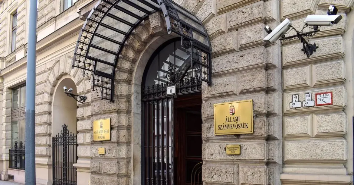Megelégelte Magyar Péter kritikáit, az ÁSZ vezetője a köztársasági elnökhöz fordult